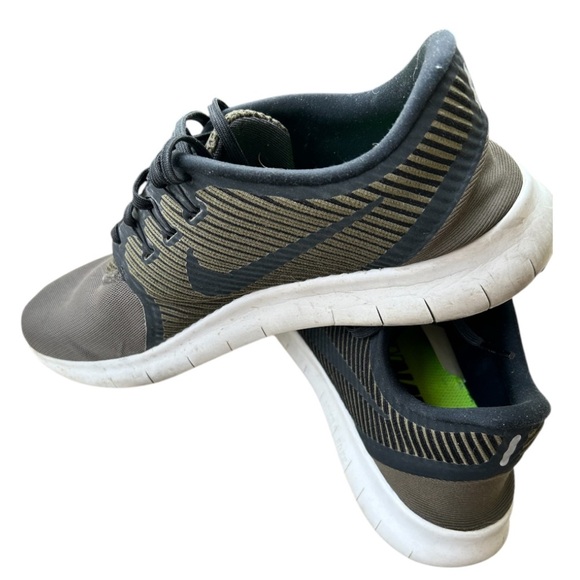 Nike Black and Green Sneakers with Sleek Design size 11